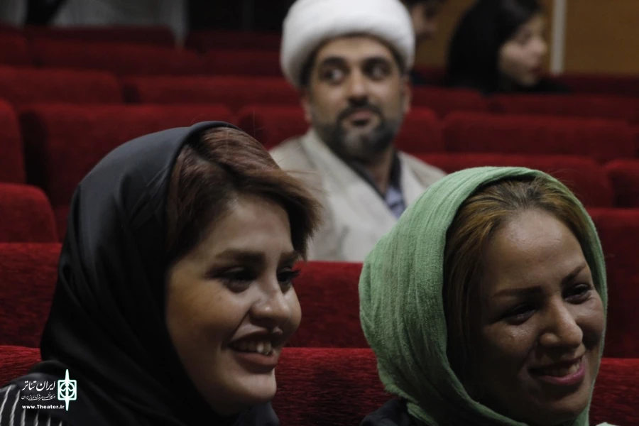 نشست هم اندیشی هنرمندان تئاتر استان ایلام