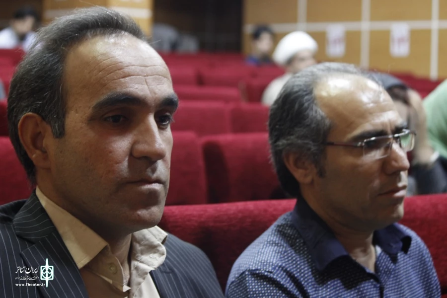 نشست هم اندیشی هنرمندان تئاتر استان ایلام