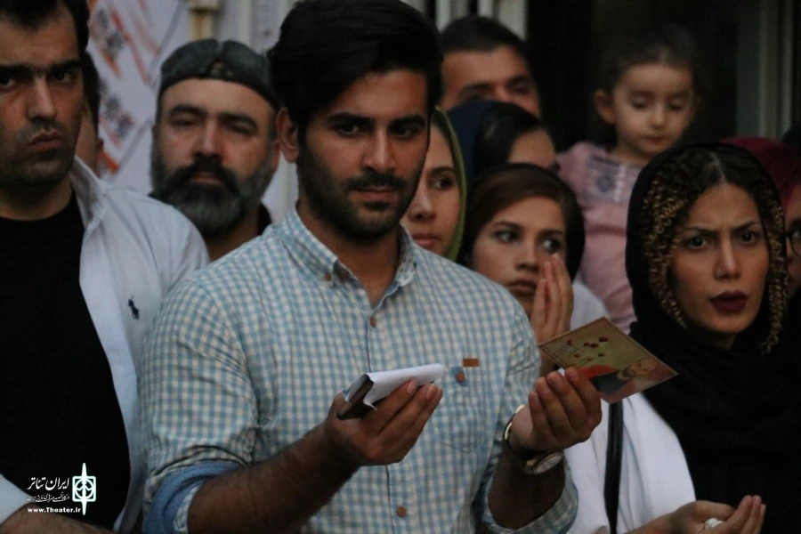 نمایش خیابانی «از تو می خوانم تا ابد»