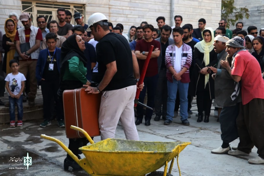 نمایش خیابانی «اتوبان»