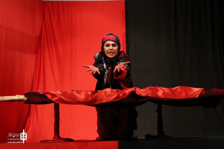 نمایش «سهراب و آغاز گرگ»