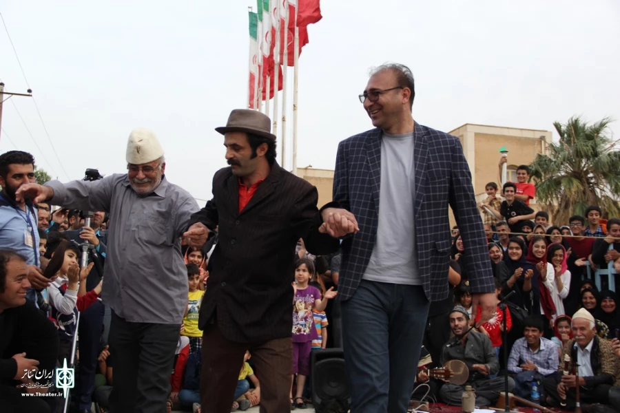 نمایش "عاشقانه های جنگ"
