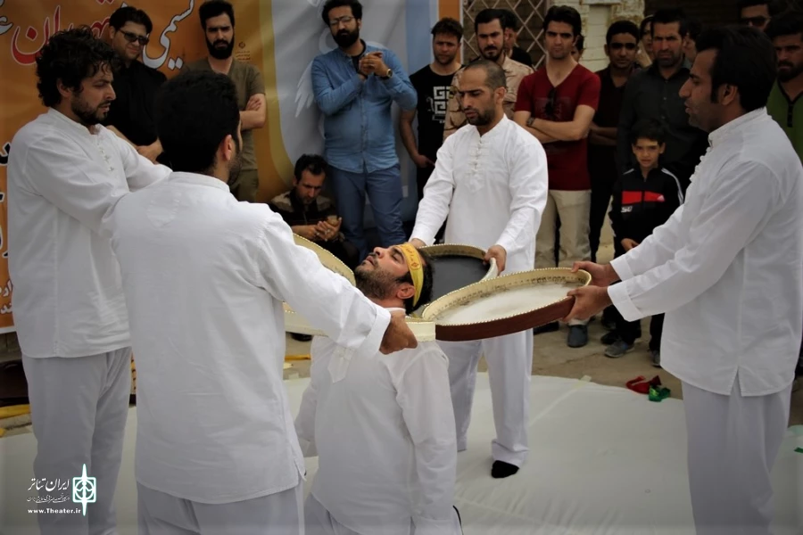 نمایش "سردار بی سر"