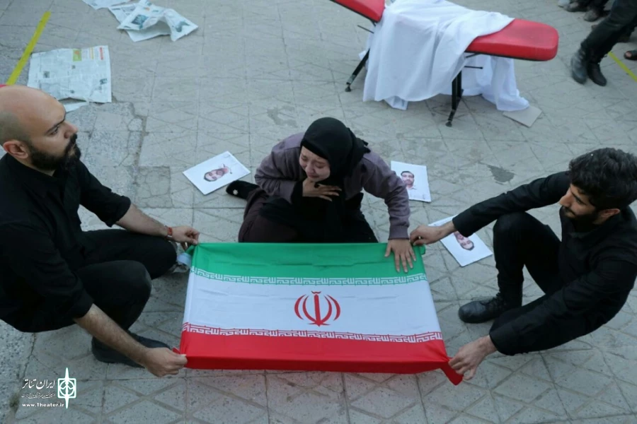 اجرای داوری نمایش «عاشقانه هایی برای یک مادر» به کارگردانی محسن یارمحمدی از کرمانشاه