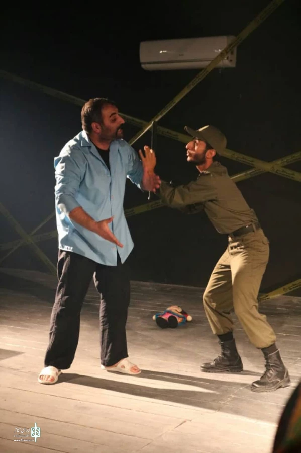 نمایش "دور از دسترس اطفال نگهداری شود"