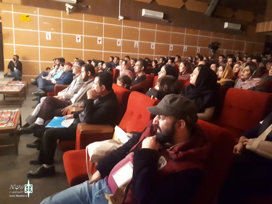 گزارش تصویری اولین روز از سی و سومین جشنواره تئاتر ایلام