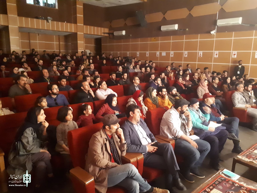 گزارش تصویری اولین روز از سی و سومین جشنواره تئاتر ایلام