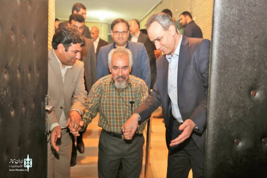 استاد باسره، پیشکسوت تئاتر ایلام روی در نقاب خاک کشید 2