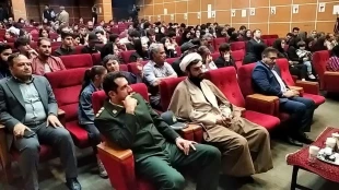 جشنواره تئاتر استان ایلام 1402  با معرفی برگزیدگان پایان یافت

 3